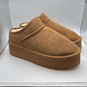 CUSHIONAIRE Women's Slip On Genuine Suede Cozy Mule Platform SIZE 9.5 WIDE CHEST